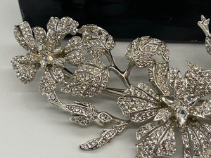 lot 67 image: Amazing Joan Rivers Large Rhinestone Brooch