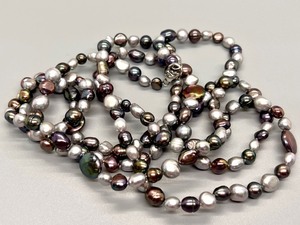lot 129 image: Strand of Dyed Freshwater Pearls
