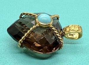 lot 195 image: Beautiful Smokey Topaz, 18k and Turquoise Heart Pendant
