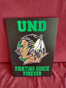 lot 5 image: Fighting Sioux Sign