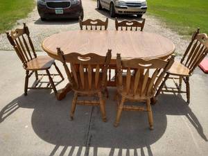 lot 12 image: Table & Chairs