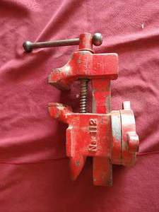 lot 17 image: Heavy Duty Vise