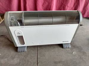 lot 37 image: Marvin Electric Heater - Like New