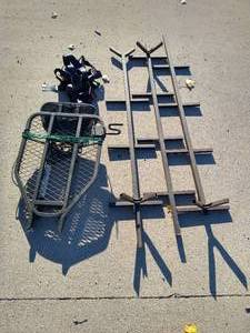 lot 42 image: Hunting Tree Stand & Climbing System