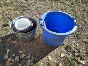 lot 66 image: Bucket Lot