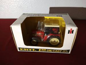 lot 94 image: Ertl Die-Cast IH 784 Tractor - 132 Scale