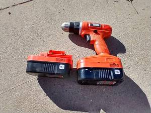 lot 136 image: 18V Black & Decker Drill & 2 Batteries