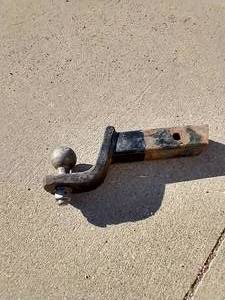 lot 141 image: 2 Ball Hitch