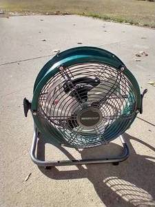 lot 142 image: Masterforce Fan - Like New