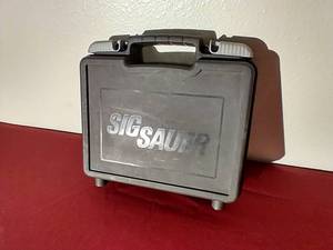 lot 168 image: Sig Sauer 1911R .45 Gun Case & Clip