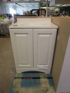 lot 33 image: GLACIER BAY 24.50 in. W Bath Vanity in White with Cultured Marble Vanity Top in White with White Basin (SIDE OF VANITY CRACKED)