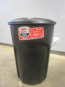 lot 165 image: Roughneck 32 Gal. Easy Out Wheeled Trash Can in Black with Lid (MISSING WHEELS)