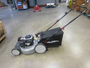 lot 190 image: MURRAY MNA152703 21 in. 140 cc Briggs and Stratton Walk Behind Gas Push Lawn Mower with Height Adjustment and with Mulch Bag (RUNS, NICE CONDITION)