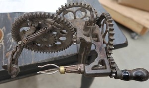 UNIQUE EARLY APPLE PEELER