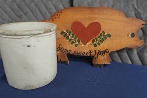 SMALL CROCK AND VINTAGE WOODEN CUTTING BOARD