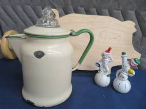 ENAMEL COFFEE POT PLUS