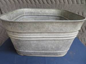 #42 GALVANIZED SQ BUCKET
