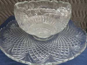 HUGE GORGEOUS GLASS PLATTER  PUNCH BOWL