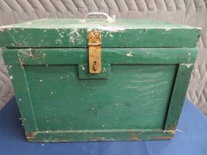 VINTAGE WOODEN WORK BOX
