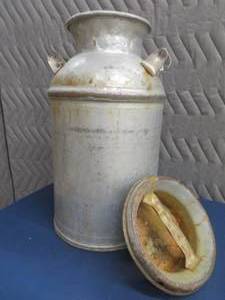 LINDSTROM CREAMERY CO. LG MILK CAN
