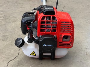 lot 16 image: Maxta Grass Trimmer