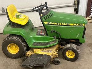 lot 4-A image: John Deere LX188 Lawn Tractor