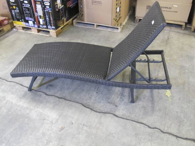 lot 329 image: Members Mark Agio Heritage Woven Chaise Lounge