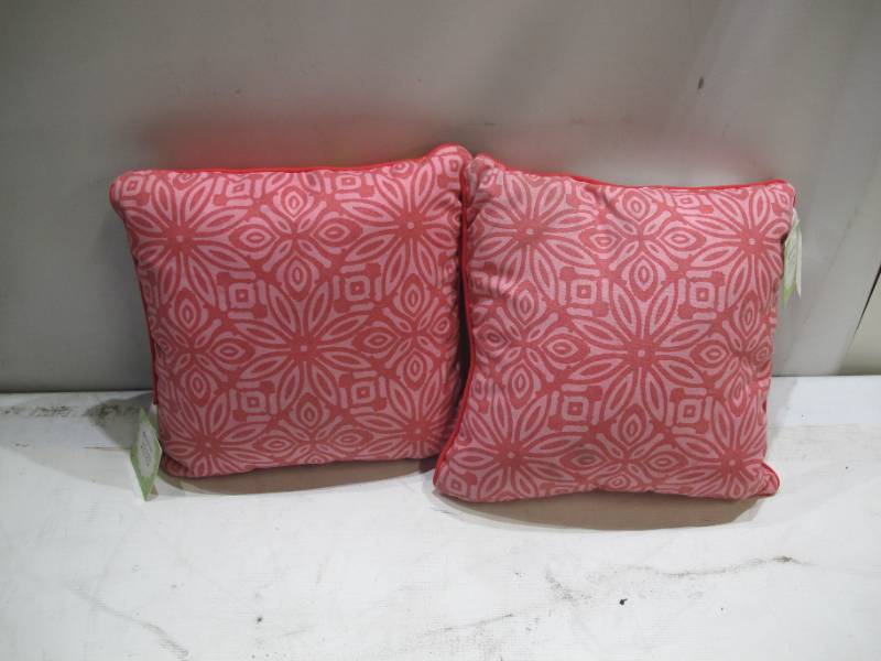 lot 423 image: NEW 2 Pack of Members Mark Indoor Pillows - 18 inch x 18 inch with floralbird designs