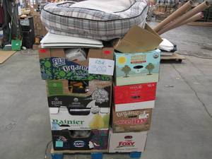lot 302 image: Pallet of Store Merchandise and Returns - Large Mix of items