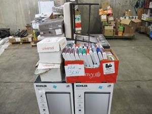 lot 304 image: Pallet of Store Merchandise and Returns - Large Mix of items