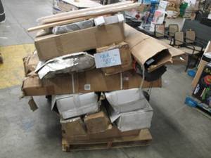 lot 323 image: Pallet of Store Overstock, Seasonal, and Dirty Items