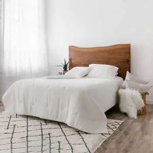lot 434 image: Pike & Main Live-Edge Headboard - Scratches on top