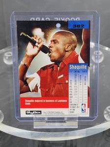 1993 Skybox Basketball Shaquille ONeal Rookie card #382