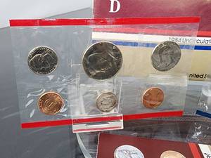1984 U.S Mint Uncirculated P & D Coin Set