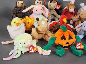 (25) Assorted Beanie Babies