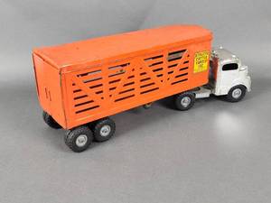 Vintage 1960s Structo Cattle Farms Inc. Tractor Trailer
