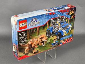 2015 Universal Jurassic World LEGO Set