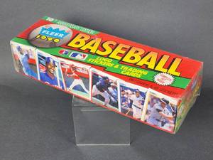 1990 Fleer Base Factory Sealed 705 Card Set