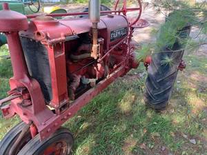 lot 7 image: McCormick-Deering Farmall F12 (Has been in storage and not run for more than 5 years)