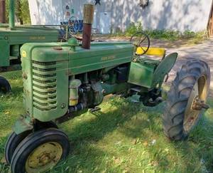 lot 8 image: John Deere MT, Serial No. M61T 623G (Has been in storage and not run for over 5 years)