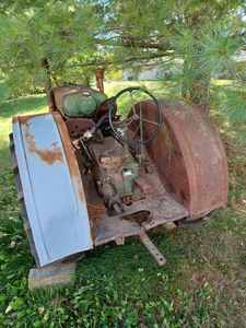 lot 12 image: John Deere D Unstyled, Serial No. 134335, (Has been in storage for more than a decade)