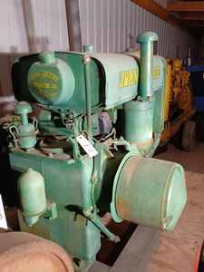 lot 18 image: John Deere W Stationary Engine on Skids, Painted Show Piece, Serial No. 3889