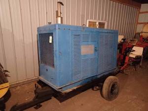 lot 20 image: Continental Spec 612, 40k - Generator on Home-made Trailer, Serial No. B427 7507, Powered by a Continental 6-cyl. Gas