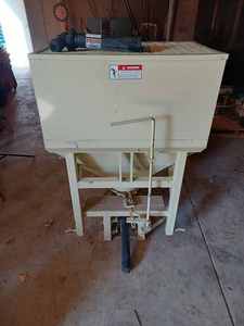 lot 30 image: Herd 3-point Sure-Feed Broadcaster - PTO Driven, Used only a few times one year and then stored
