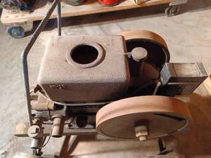 lot 38 image: Antique Gas Engine on Steel Wheel Cart, Engine has 22-19 on side of water reservoir