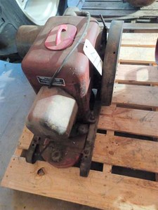 lot 41 image: International Harvester Type LB Engine 1 12 to 2 12 hp. 300 to 500 rpm, Serial No. JBA120687
