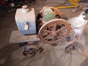 lot 57 image: Fairmont RR Engine - Gas-Oil Mixture 34 Pint Oil to 1-Gallon of Gas Mix-Non Detergent Oil
