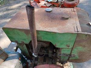 lot 60 image: John Deere 2-Cylinder Engine from a Baler or Combine