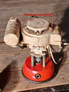 lot 75 image: Tecumseh Model 633-51 Engine on an Upright Pump, Serial No. 4054311, Designed for Pest Control