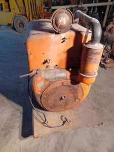 lot 84 image: Wisconsin Model VG4D Heavy Duty Air Cooled 4-cylinder Engine with Twin Disc Clutch